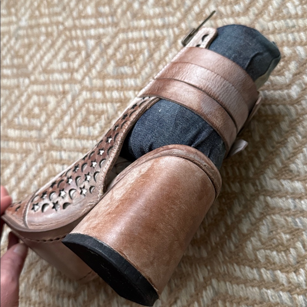 Freebird Theresa Taupe sz 8 Cut-Out Heeled Boots - Picture 7 of 15